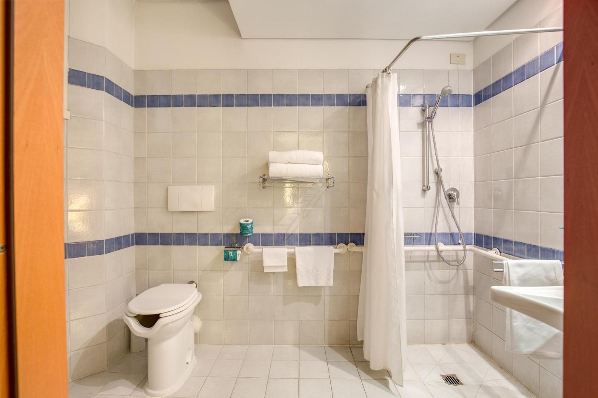 Single Room,1398393236:JPEG