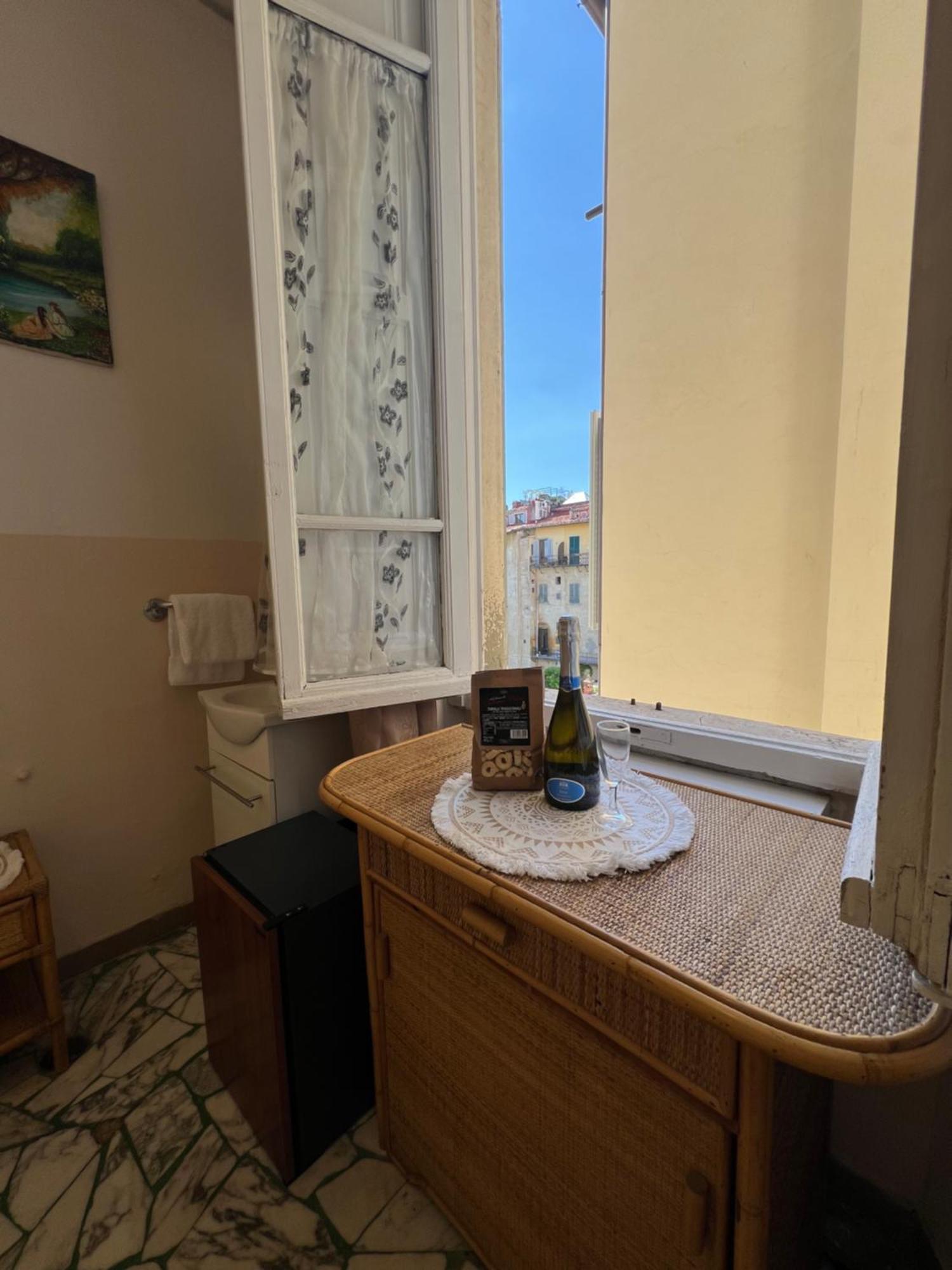Camera Singola con Bagno in Comune