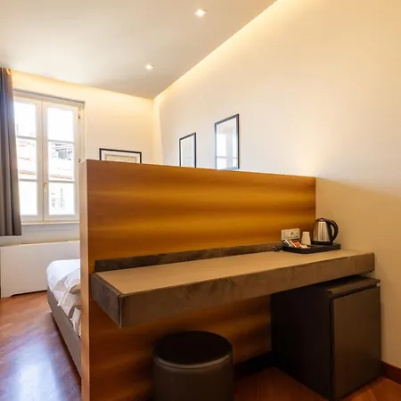 Hotel Embassy-2